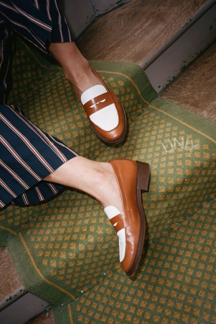 Mocasines clásicos de piel sintética en dos tonos, marrón y blanco [Reserva]