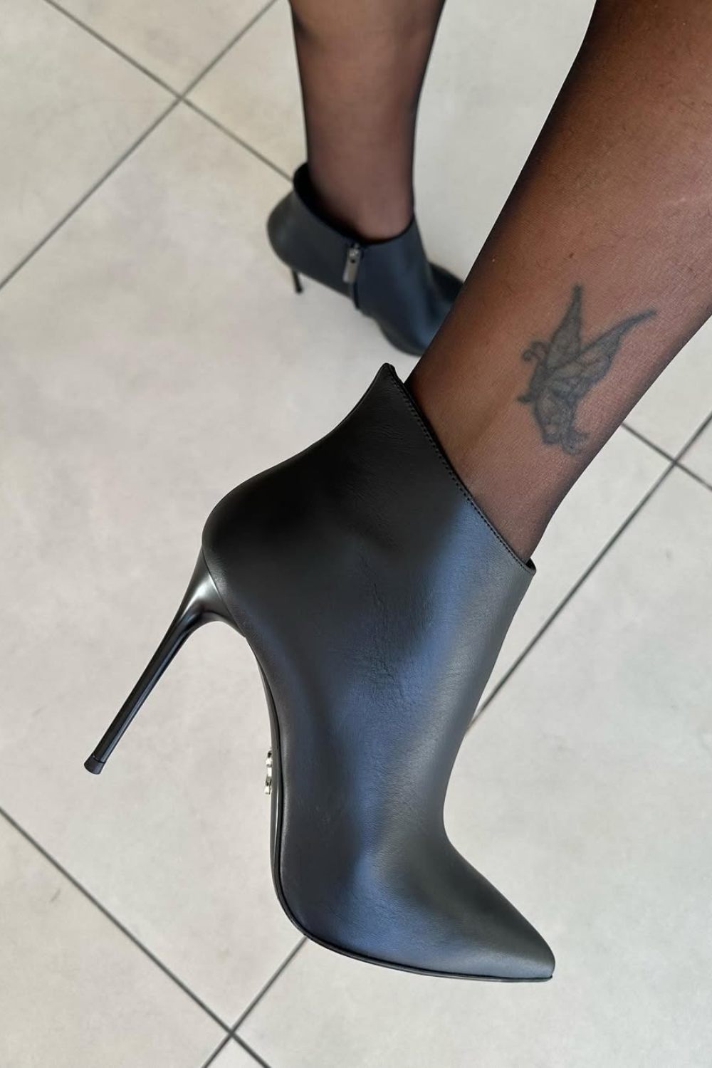 Spitz zulaufende Stiletto-Stiefeletten mit Reißverschluss [Vorbestellung]