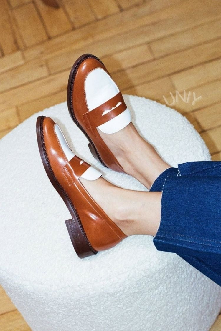 Mocasines clásicos de piel sintética en dos tonos, marrón y blanco [Reserva]