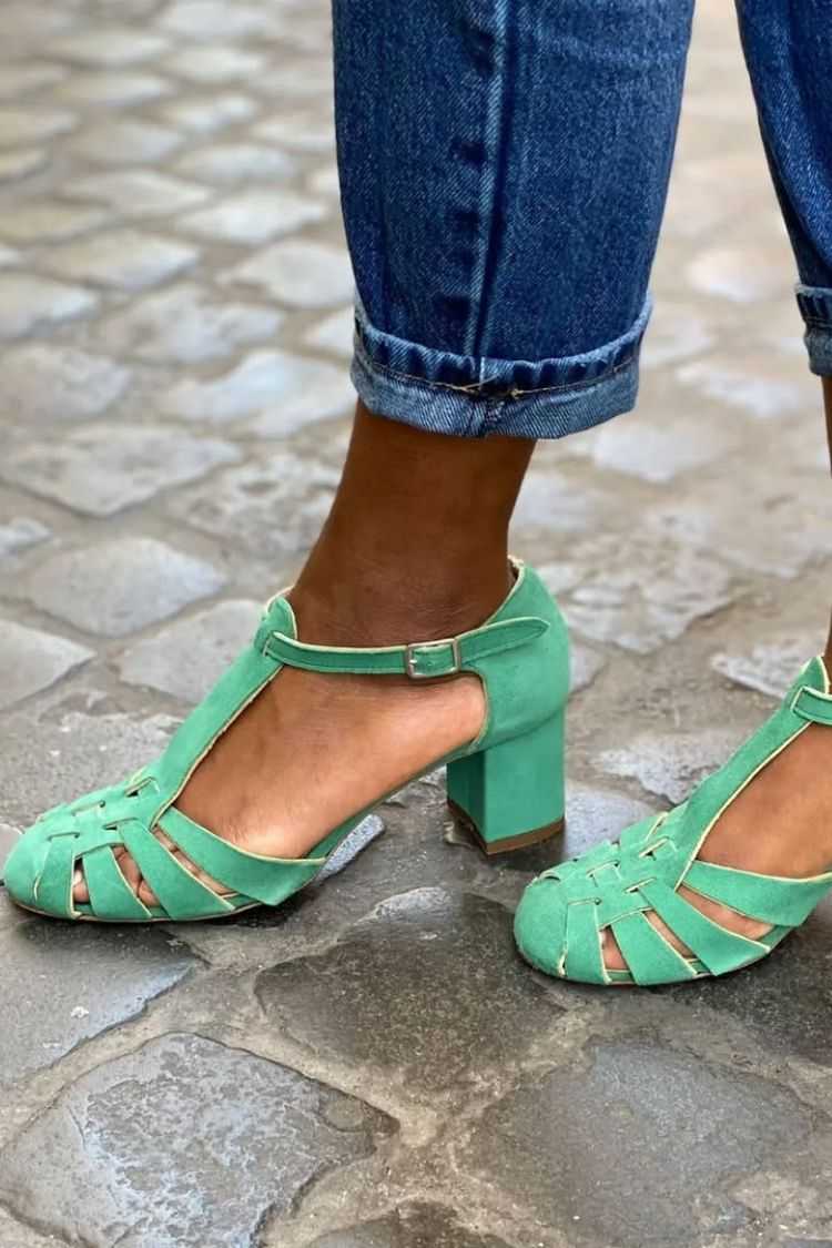 Sandálias de salto bloco com tira em T e recortes em camurça [Pré-encomenda]