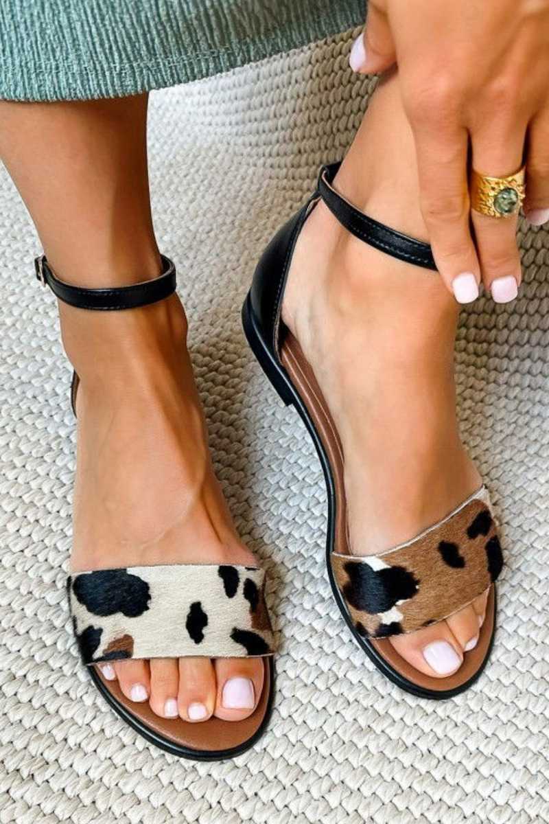 Ballerine con cinturino alla caviglia in similpelle con stampa mucca [Pre-ordine]