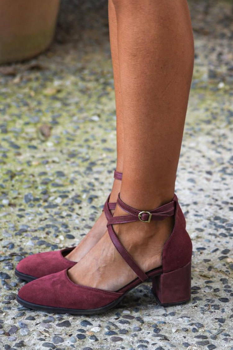 Décolleté bordeaux con tacco a blocco e cinturini [Pre-ordine] 