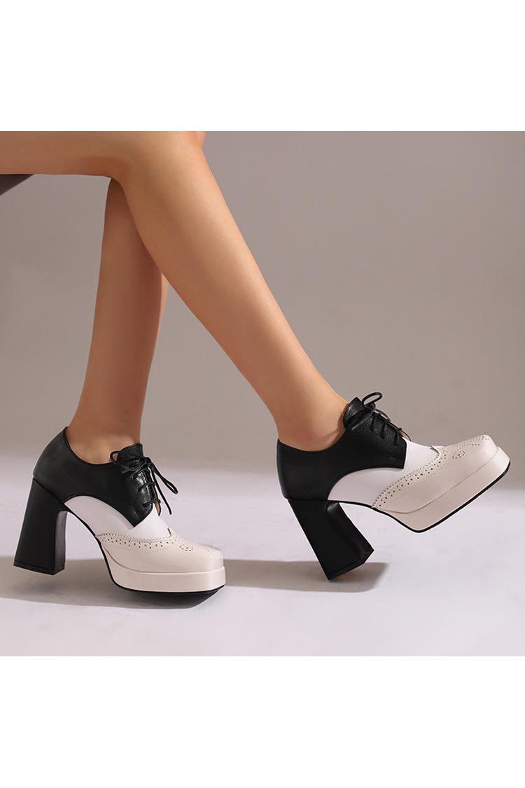 Scarpe con tacco grosso e plateau con lacci e punta quadrata in patchwork colorblock 