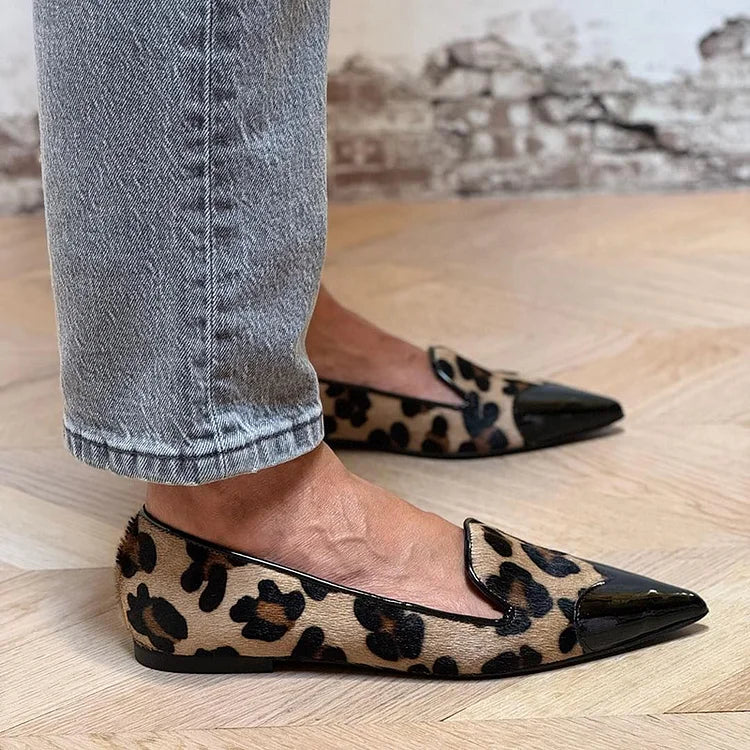 Khaki-Flats mit spitzer Zehenpartie im Patchwork-Design mit Leopardenmuster