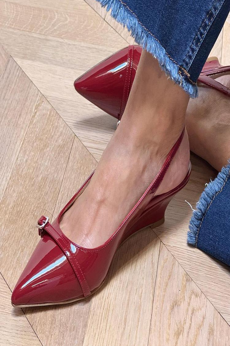 Zeppe rosse con cinturino alla caviglia e fibbia a punta [Pre-ordine]