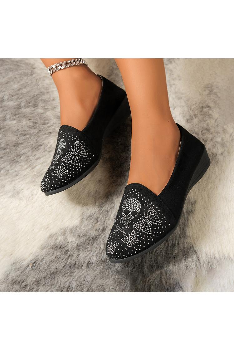 Mocassini casual con punta tonda e decorazioni in strass con motivo a teschio e farfalla