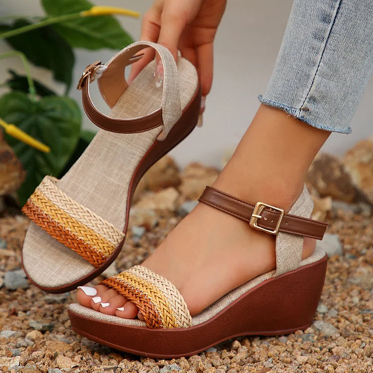 Sandalias de cuña con plataforma peep toe y correa de tobillo de croché a juego de colores 