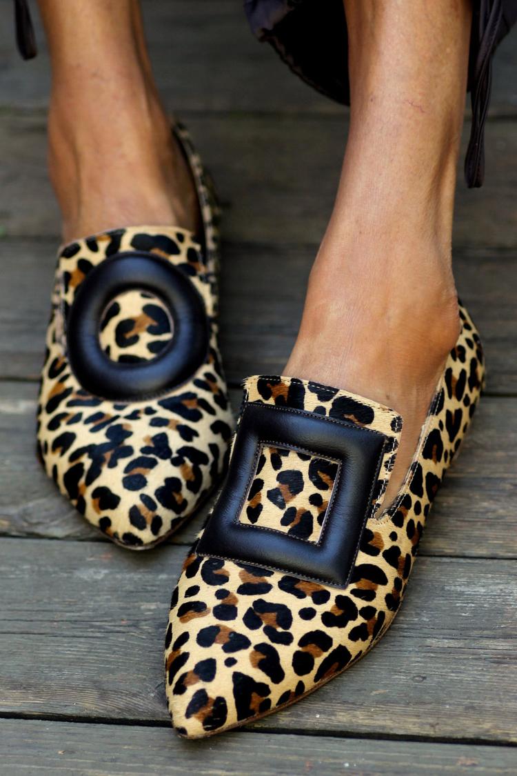 Leopardenmuster Quadrat Kreis Verzierung Spitz zulaufende braune Ballerinas [Vorbestellung]