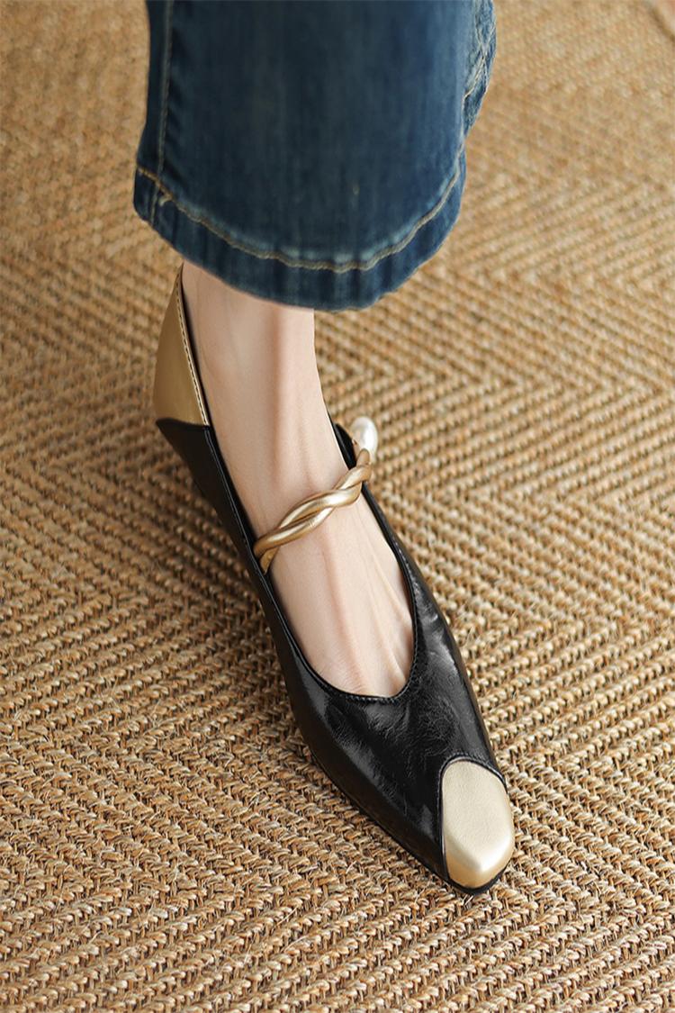 Scarpe con tacco basso, punta quadrata, fibbia con cinturino intrecciato e patchwork metallizzato lucido