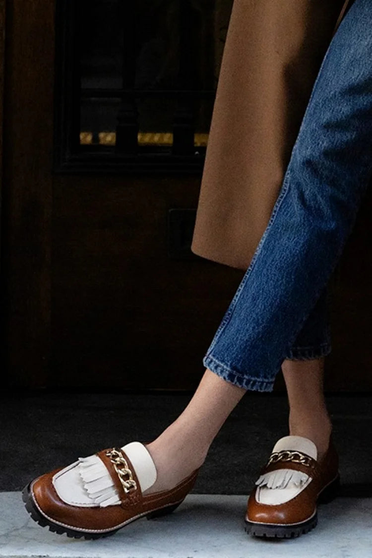 Braune Loafer mit Farbblock-Metallkettendekor und Fransenbesatz [Pre Order]