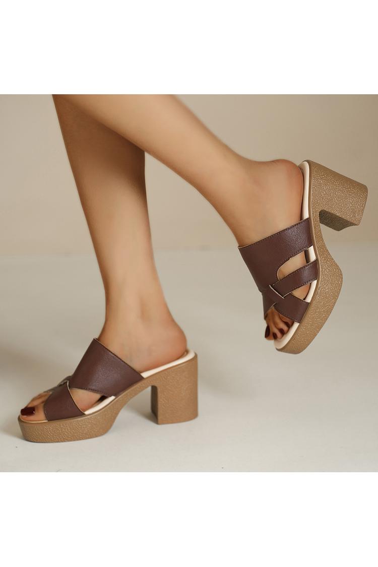 Sandali casual con tacco, punta tonda, tinta unita, con ritaglio irregolare