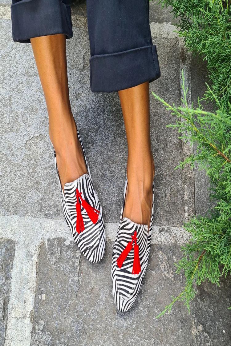 Loafer im Retro-Stil mit Zebramuster, Fransenbesatz