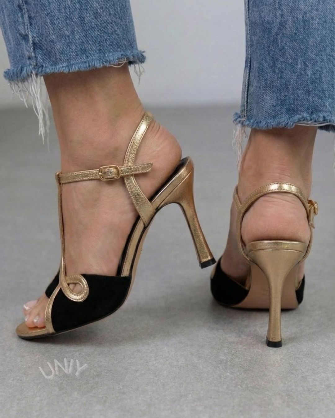 Elegant svarte metalliske hæler med remmer, T-rem og ankelrem [Forhåndsbestilling]