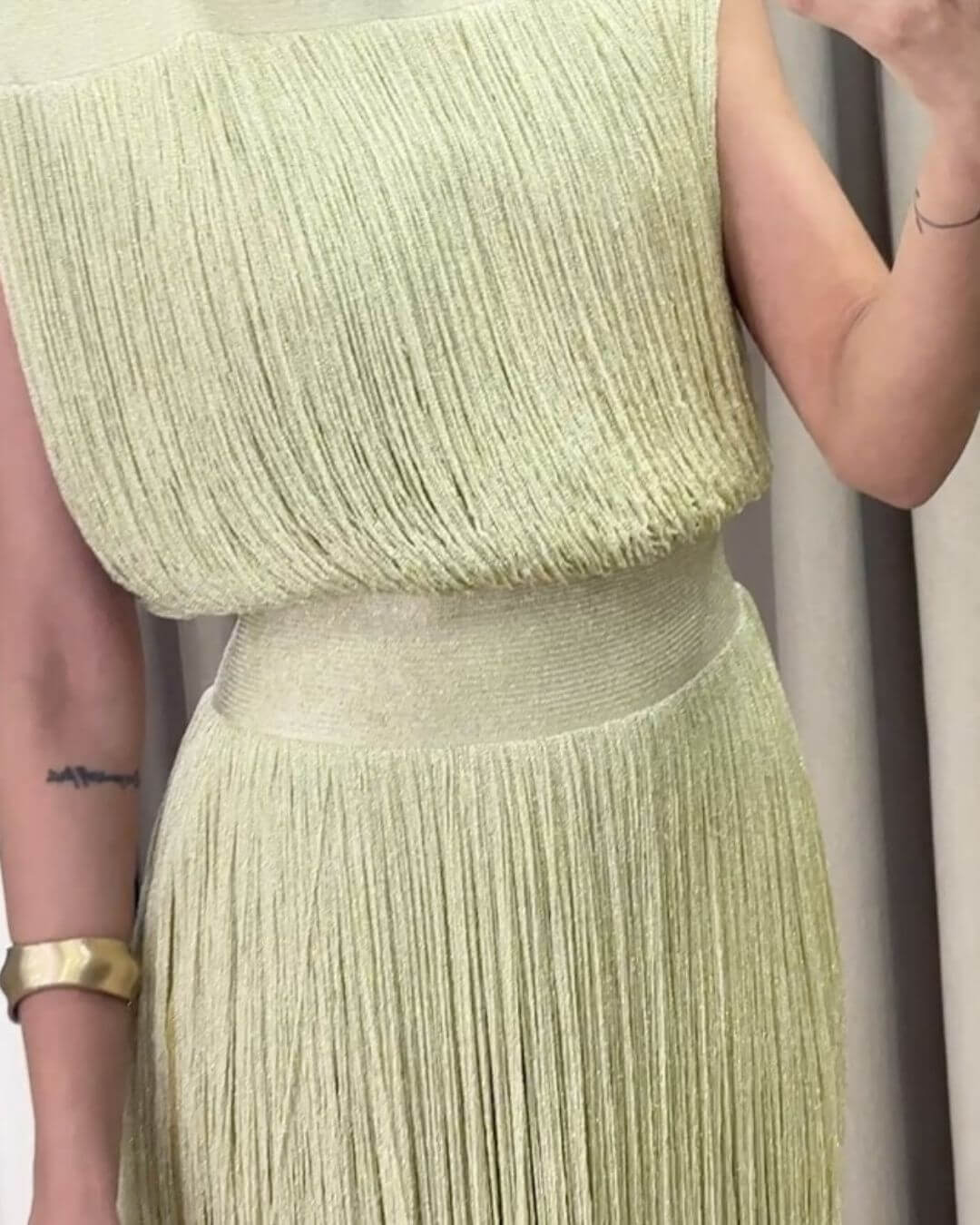 Abito da festa con frange a vita alta 