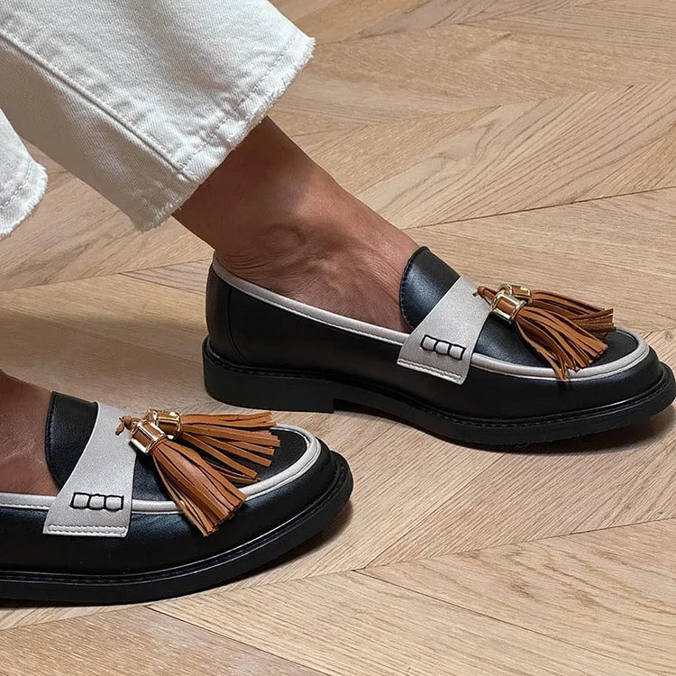 Mocassini neri con punta tonda e nappe colorblock [Pre-ordine] 