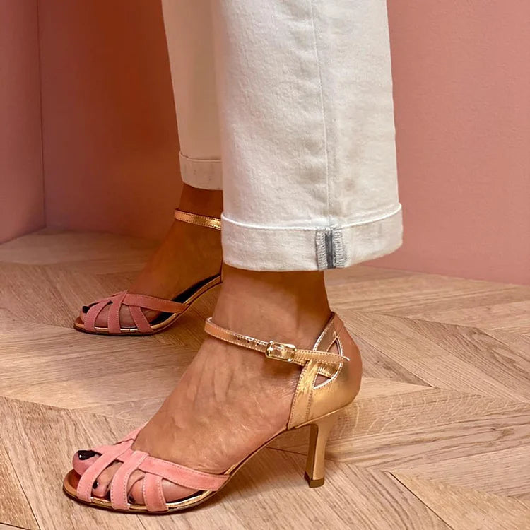 Salto agulha peep-toe colorblock com alça vazada