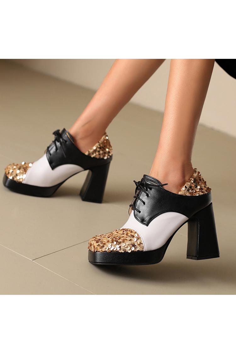 Talons épais à lacets colorblock avec patchwork décoré de sequins et bout carré