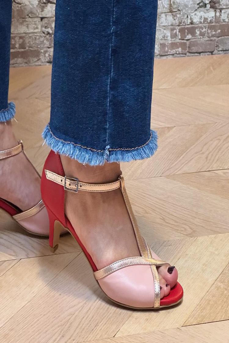 Scarpe con tacco a spillo rosse con cinturino a T e fibbia color block [Pre-ordine]