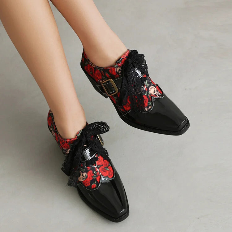 Zapatos Oxford con tacón grueso y punta cuadrada, con encaje atado y estampado de calaveras y rosas 