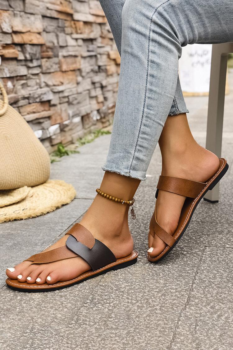 Ciabatte da spiaggia casual con cinturino intrecciato colorblock e anello per le dita 