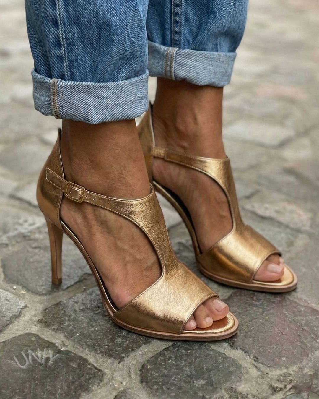 Elegante goldene Sandalen mit offenem Zehenbereich, Knöchelriemen und Stiletto-Absatz [Vorbestellung]
