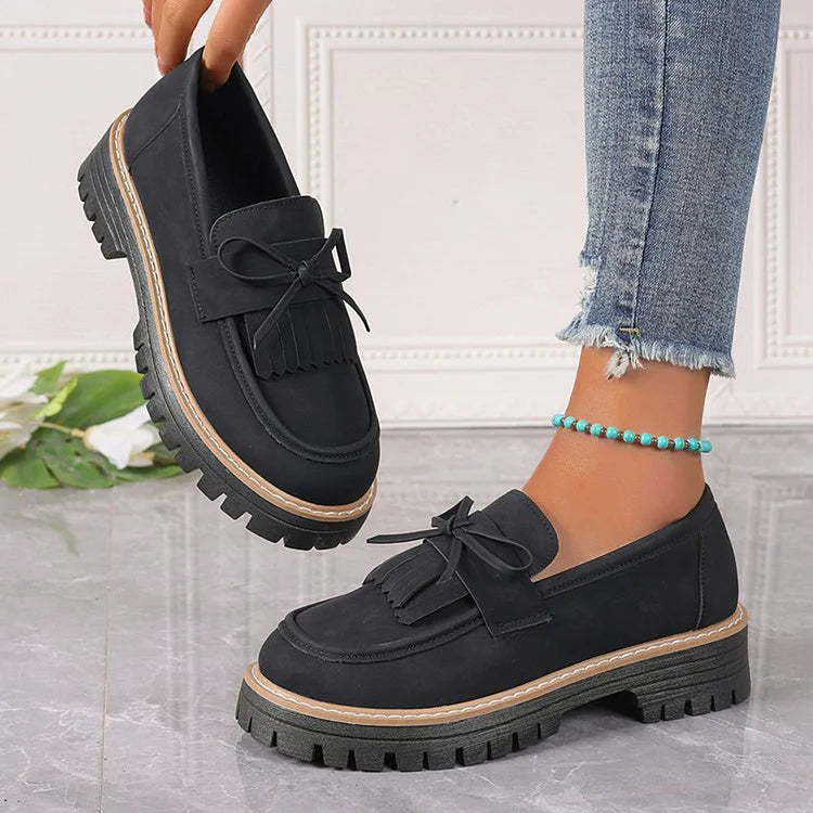 Mocassins de Bico Redondo em Cor Sólida com Franjas Decorativas