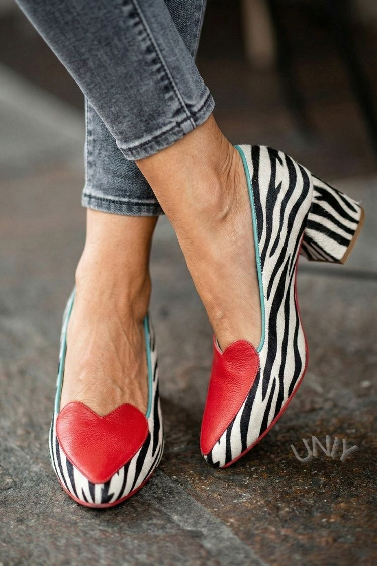Vintage zebra print ponyhaar rode hart puntige blokhakken [Pre Order]