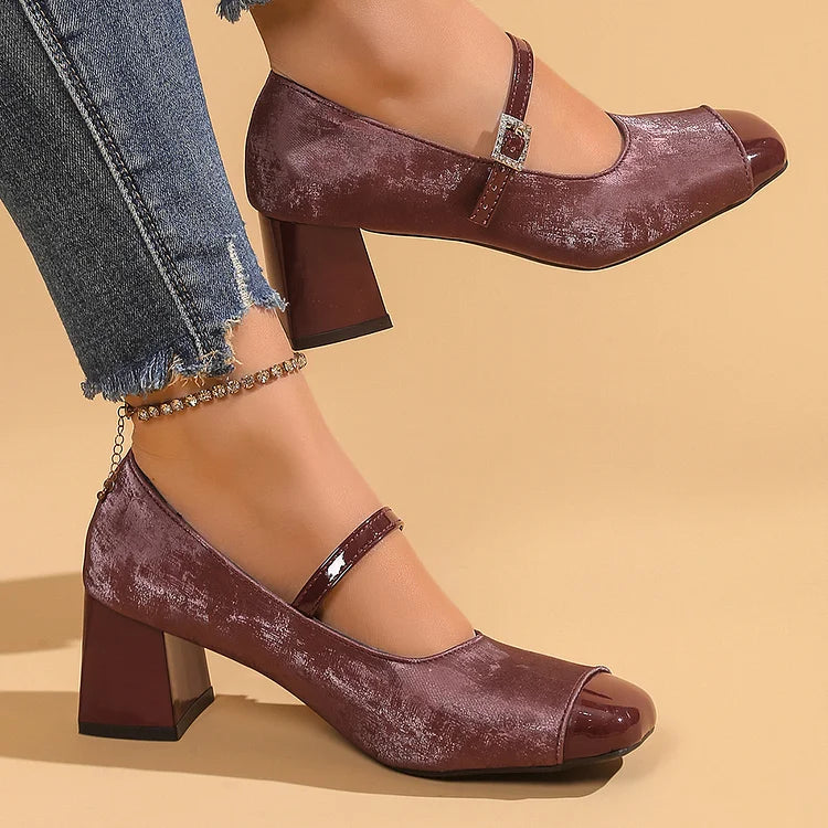 Scarpe con tacco grosso, punta quadrata, cinturino sul collo del piede patchwork e fibbia 