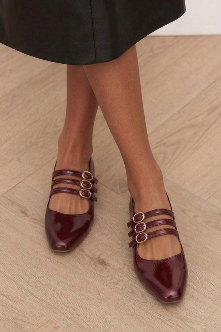 Vintage zwarte lakleren Mary Jane flats met drie bandjes en puntige neus [Pre Order]