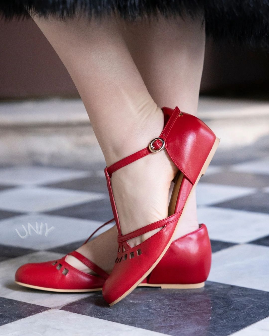 Rode PU leren T-strap cutout ronde neus Mary Jane platte schoenen [Pre-order]