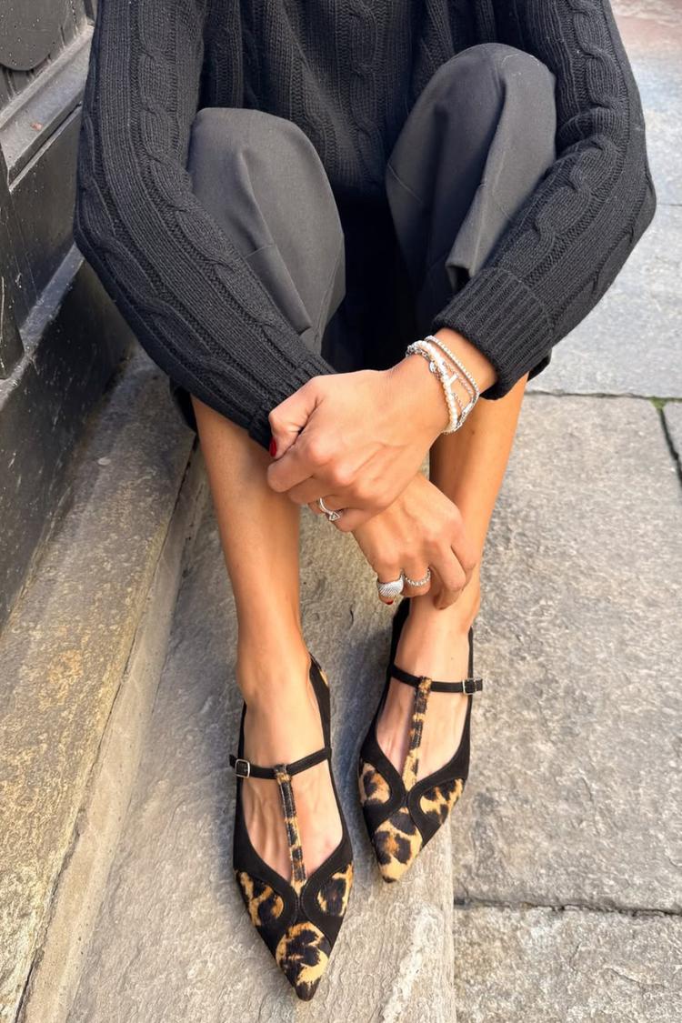 Leopardenmuster T-förmiger Spannriemen Spitz zulaufende Zehen Schwarze Ballerinas [Vorbestellung]
