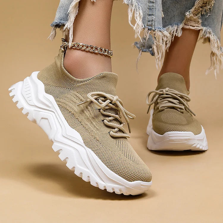 Sneakers casual traspiranti in maglia tinta unita con lacci e punta tonda