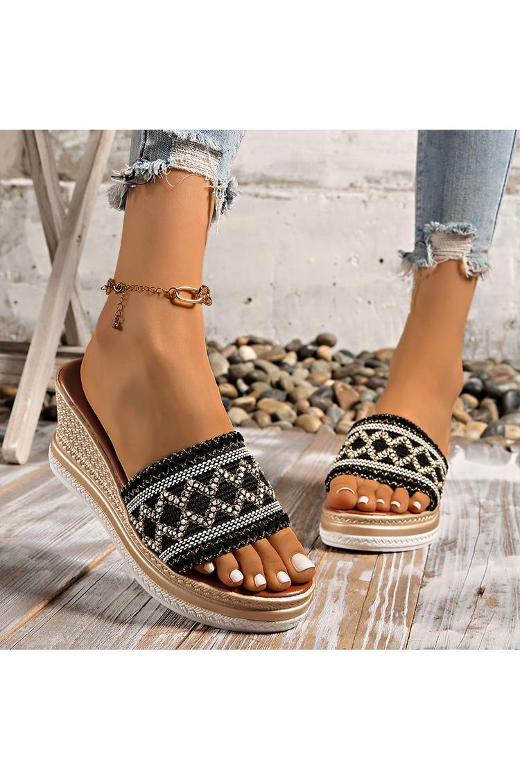 Pantofole casual con zeppa e punta rotonda in stile boho con motivo multicolore 