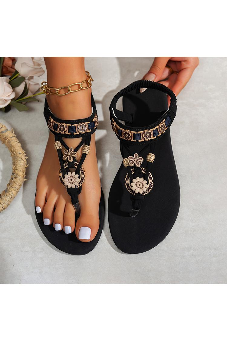 Sandali casual con punta tonda e decorazioni floreali in stile boho