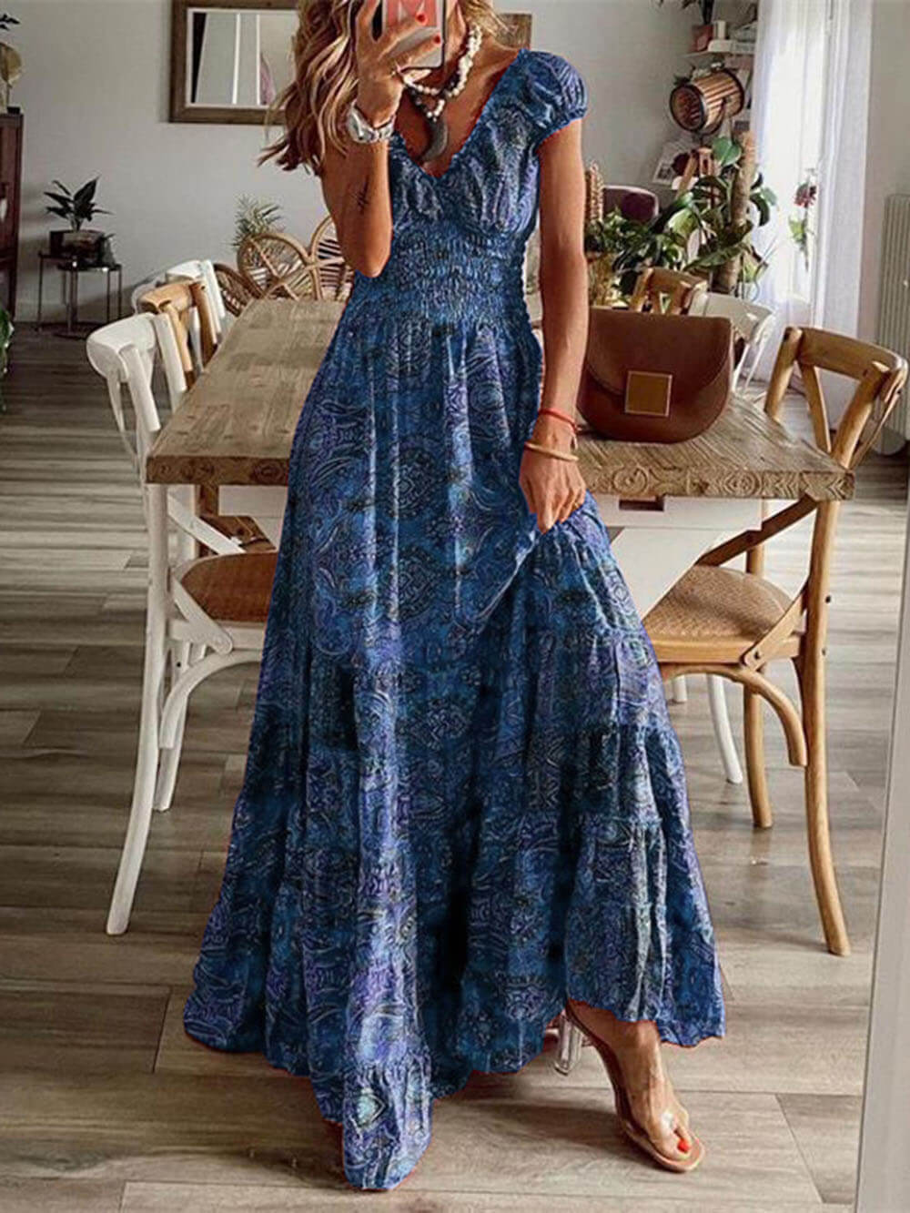 Vestido bohemio con estampado floral y cintura