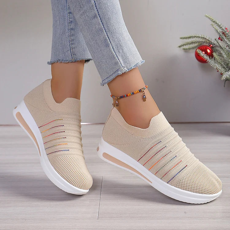 Sneakers slip-on traspiranti con punta tonda e arricciate multicolor