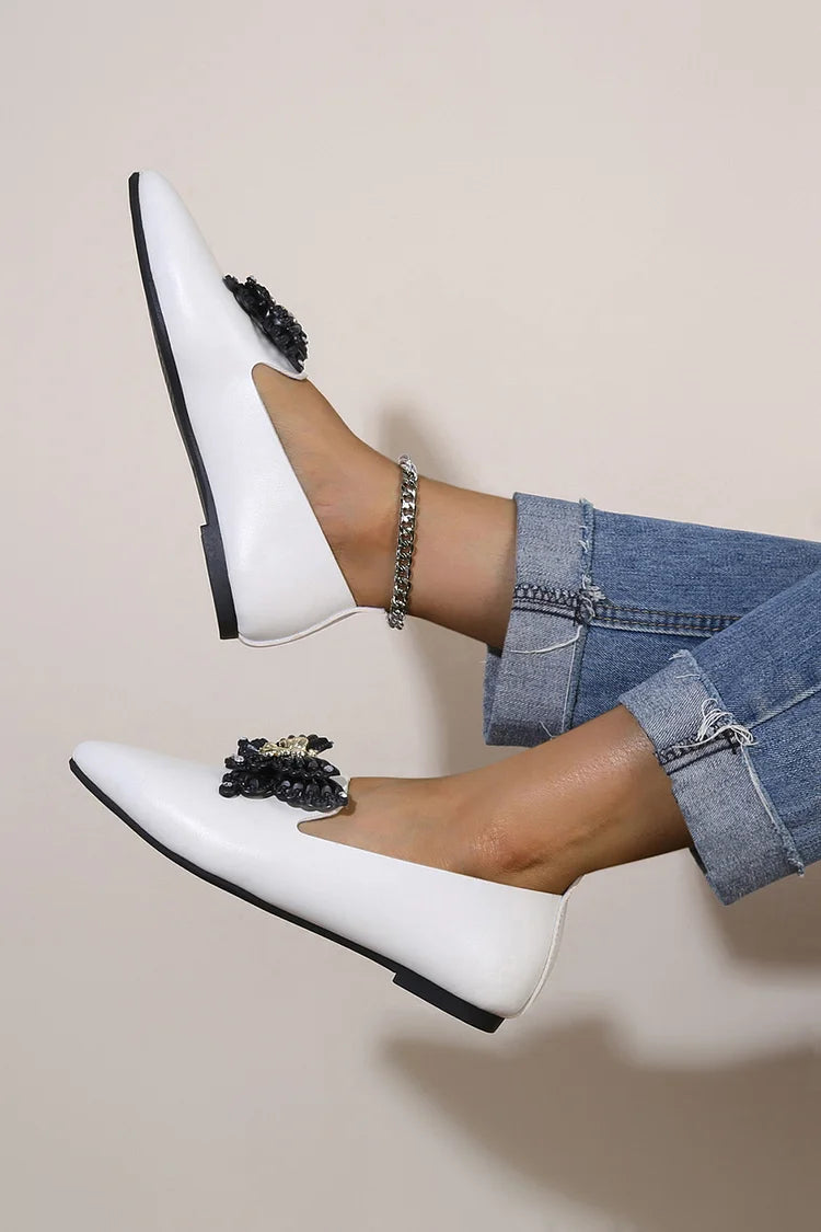 Scarpe basse casual slip-on con punta a punta e decorazione a farfalla