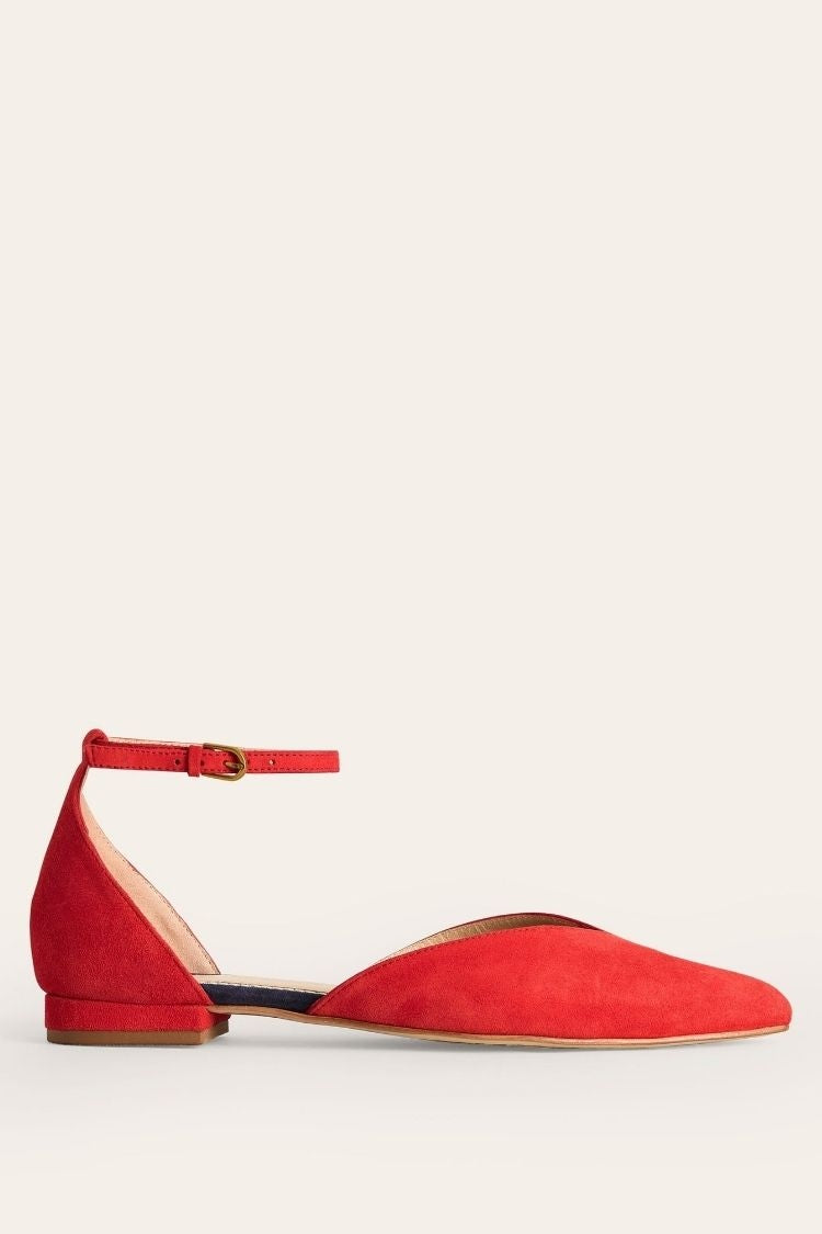 Ballerine Dorsay a punta in pelle scamosciata rossa con cinturino alla caviglia [Pre-ordine]