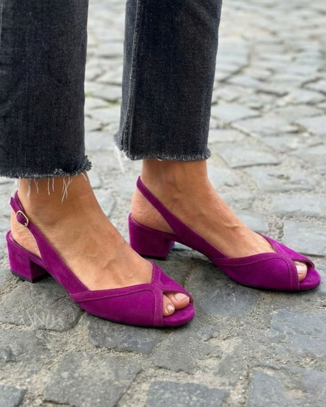 Chique Sandália de Salto Bloco Slingback com Bico Aberto em Camurça Magenta [Pré-venda]