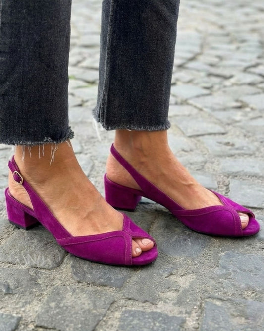 Chique magenta suède peeptoe slingbacks met blokhak [Pre Order]