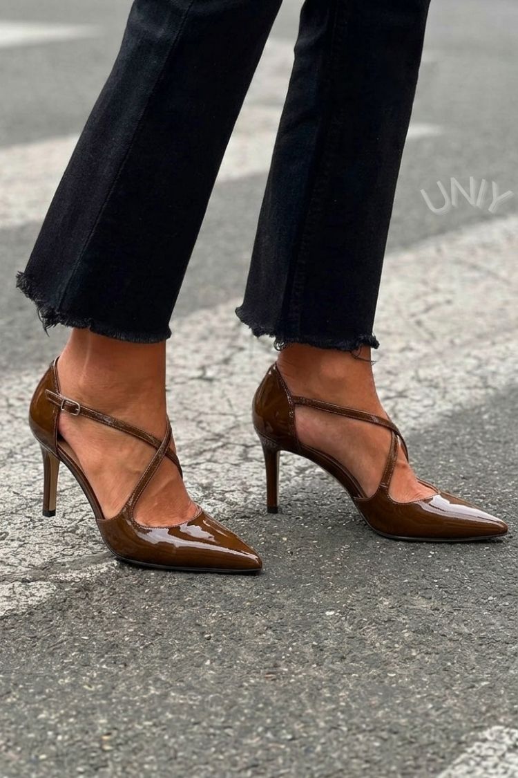 Donkerbruine glanzende lak puntige enkelsluiting hakken [Pre Order]