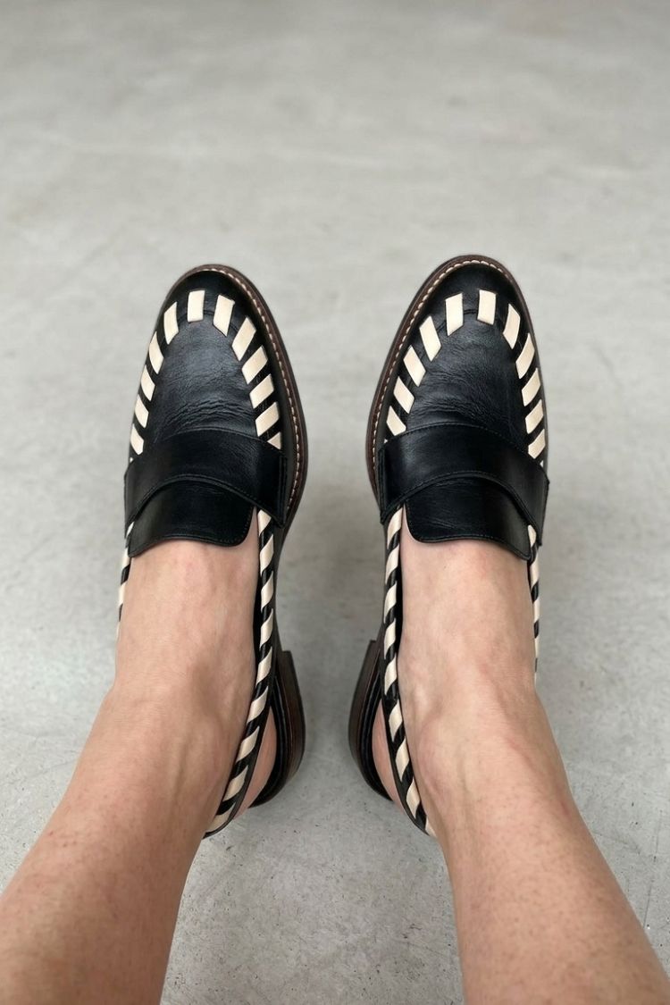 Mocassini Slingback con Bordo a Righe Bianche e Nere [Pre-ordine]