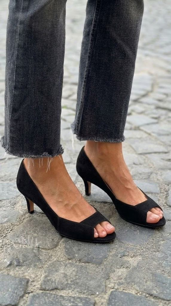 Hellbraune Wildleder-Peep-Toe Niedrige Kitten-Heels [Vorbestellung]