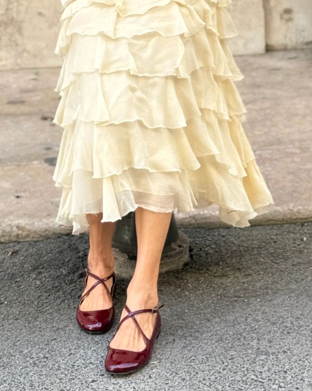 Vintage Burgunder Lack Crisscross Riemchen Mary Jane Ballerinas [Vorbestellung]