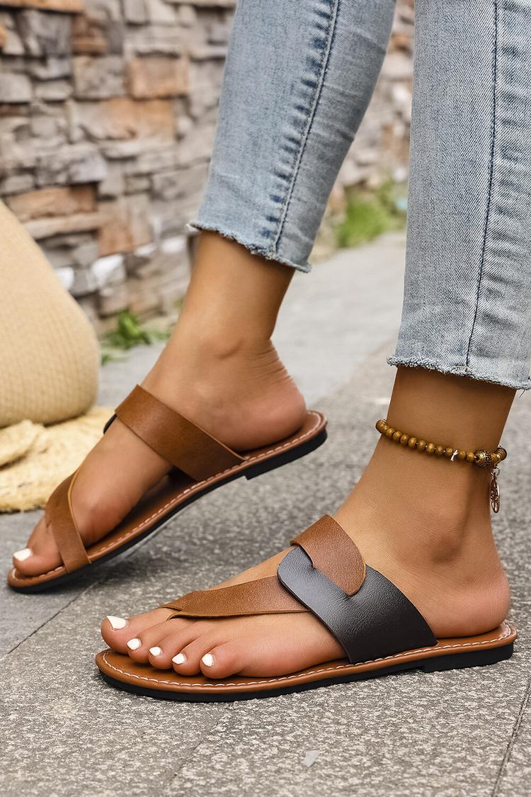 Ciabatte da spiaggia casual con cinturino intrecciato colorblock e anello per le dita 