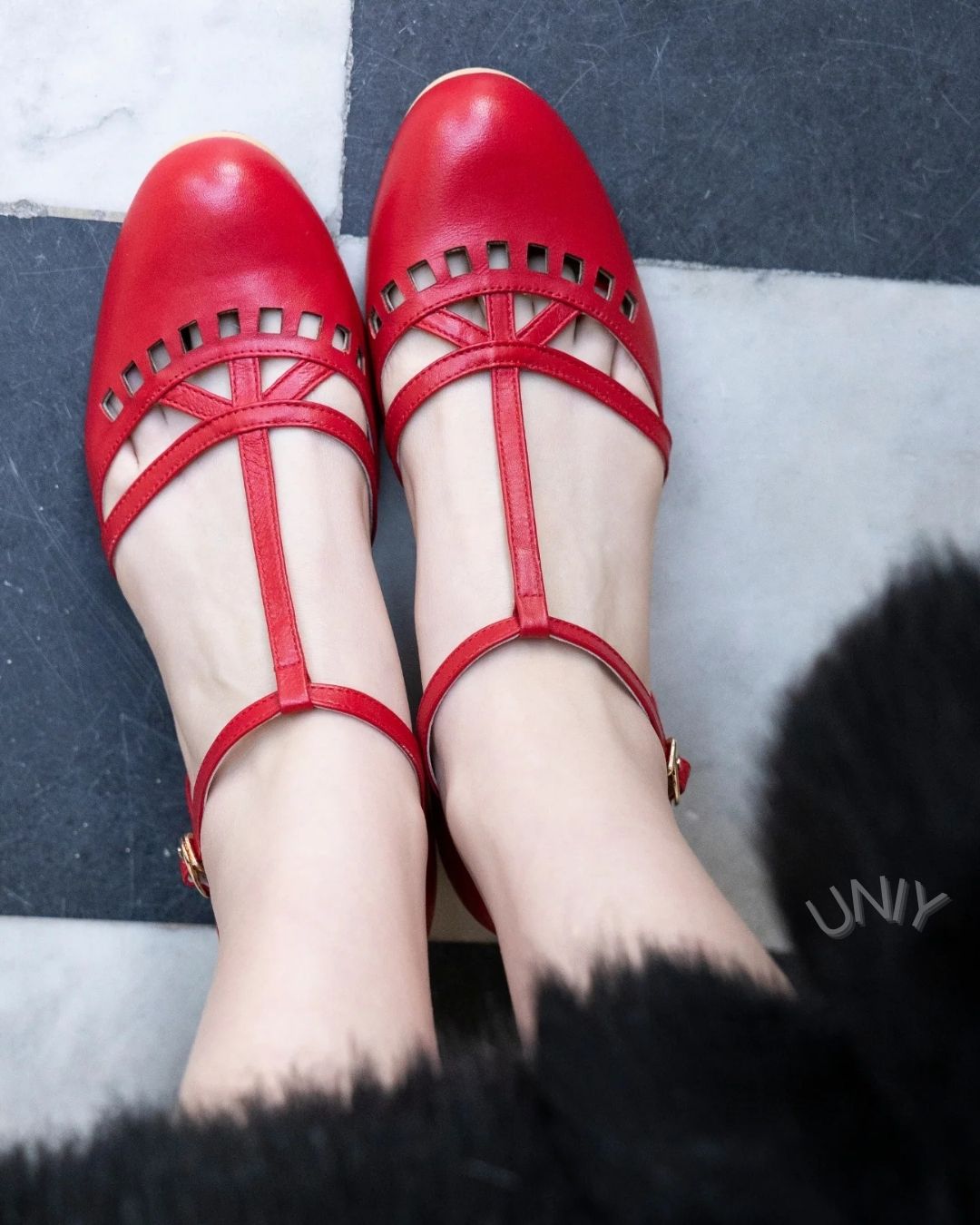 Rode PU leren T-strap cutout ronde neus Mary Jane platte schoenen [Pre-order]