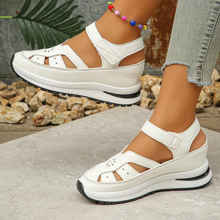 Hohlraum-Patchwork Rundzehen Freizeit-Wedge-Sandalen