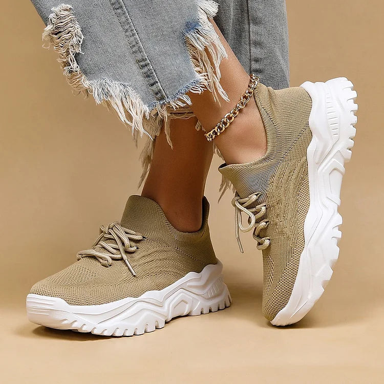 Sneakers casual traspiranti in maglia tinta unita con lacci e punta tonda