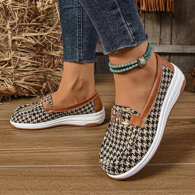 Houndstooth Pattern Metallic Buckle Decor Round Toe Loafers