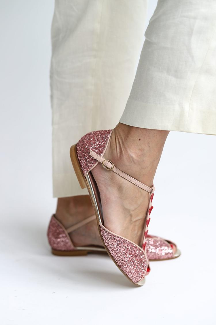 Heart Decor T-Strap Buckle Glitter Peep Toe Pink Sandals [Pre Order]